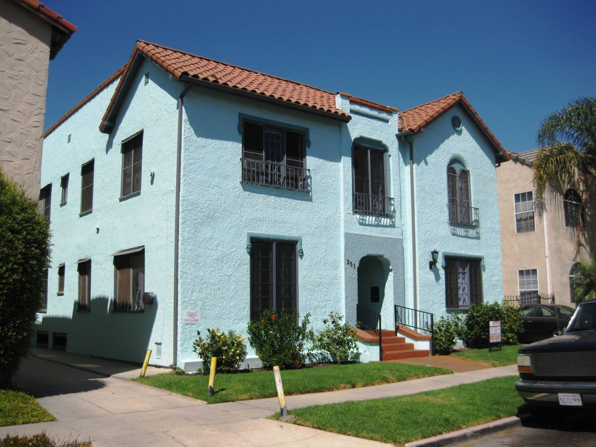 Apartment for rent at 351 N Ogden Dr, Los Angeles, CA 90036