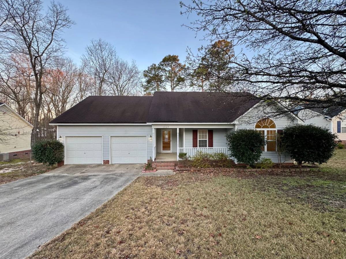 House for rent at 1567 Clan Campbell Dr, Raeford, NC 28376