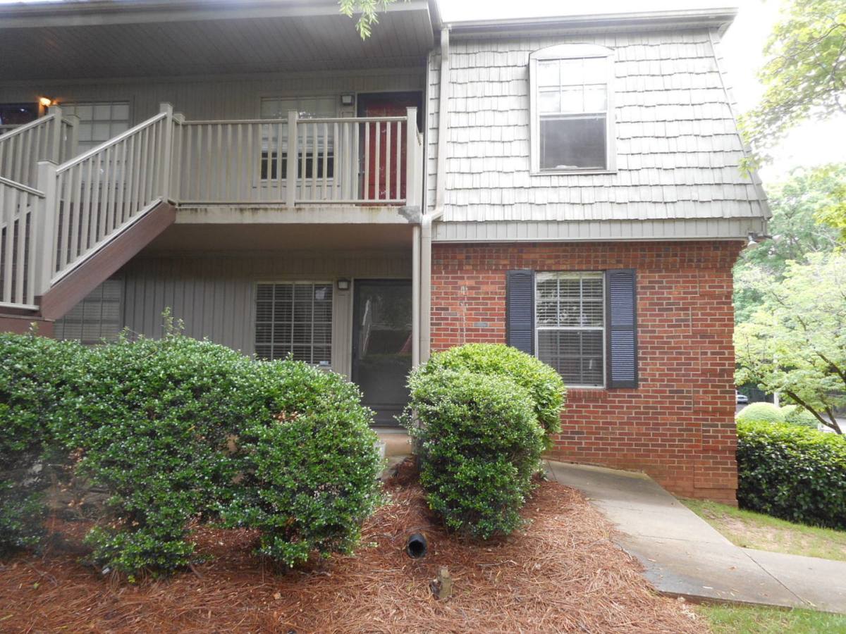 Condo for rent at 3818-A Country Club Rd, Winston Salem, NC 27104