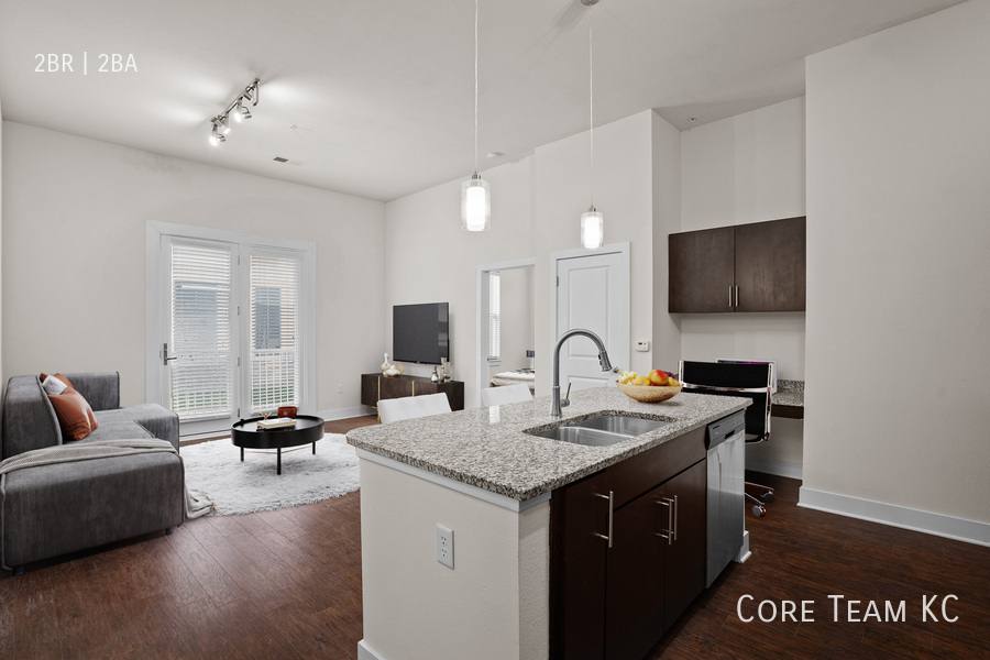 Apartment for rent at 3895 State Line Rd, Kansas City, MO 64111