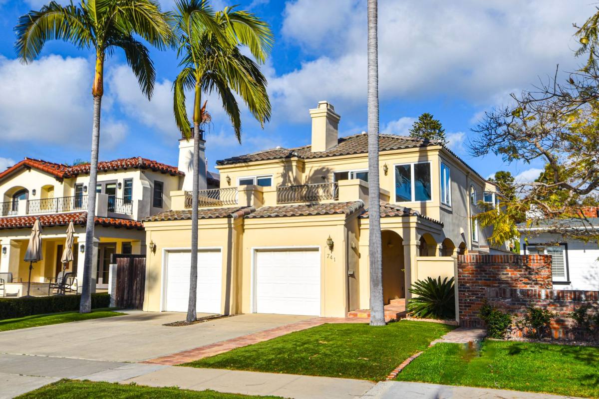 Apartment for rent at 741 Guadalupe Ave, Coronado, CA 92118
