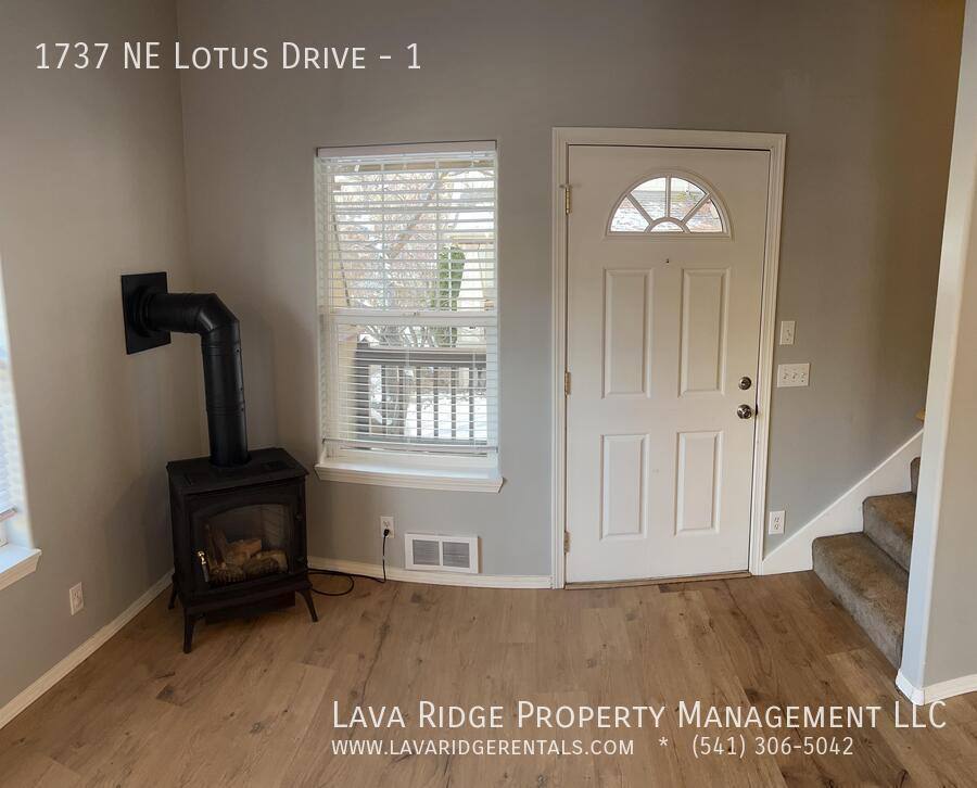 Apartment for rent at 1737 NE Lotus Dr #1, Bend, OR 97701