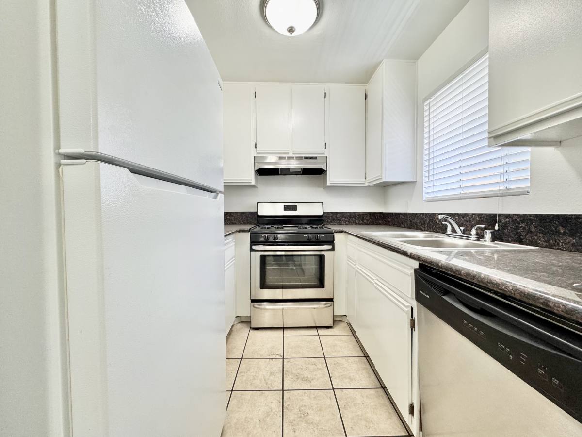Apartment for rent at 8724 Burton Way #102, Los Angeles, CA 90048