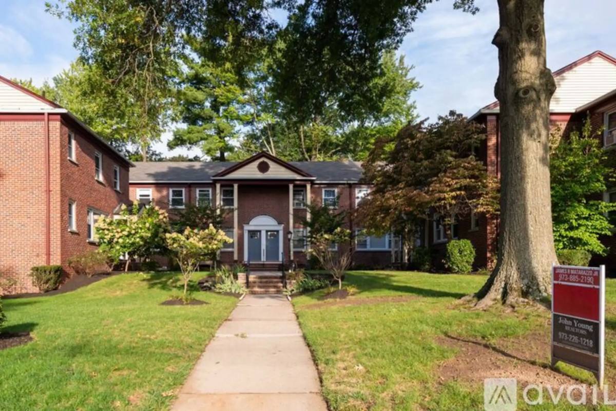 Apartment for rent at 658 Valley Rd E #3, Montclair, NJ 07043
