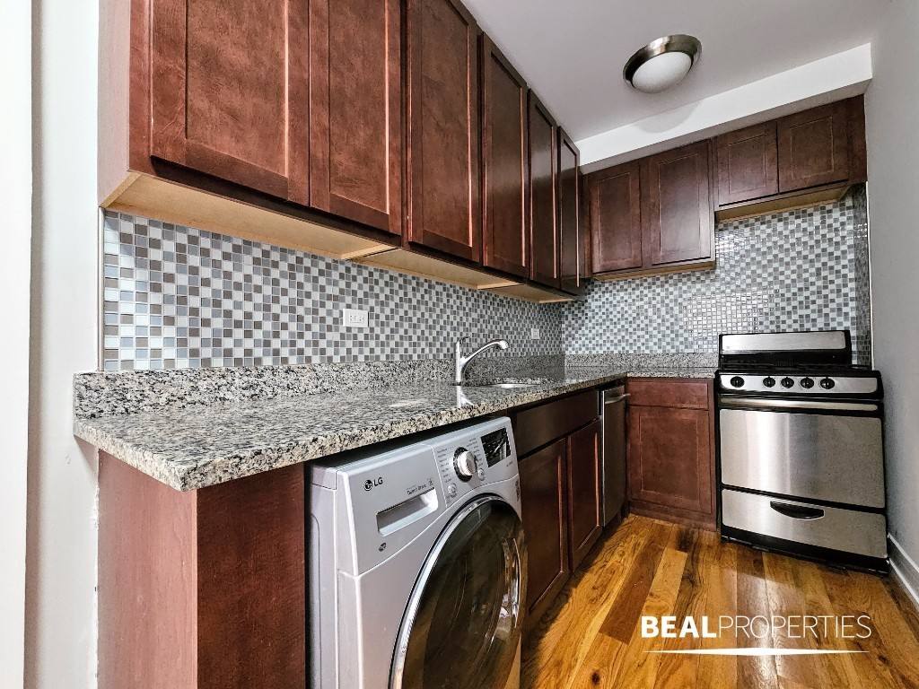 Apartment for rent at 550 W Arlington Place, Chicago, IL 60614