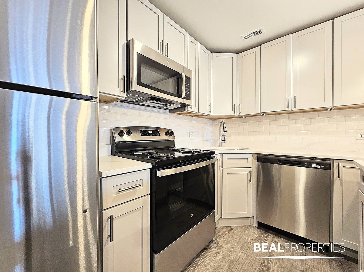 Apartment for rent at 1220 N Lasalle Dr, Chicago, IL 60610