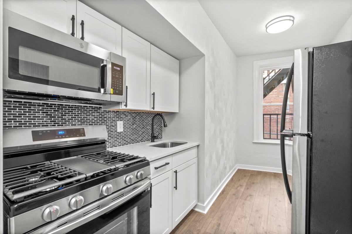 Apartment for rent at 5554 Avondale Place, Pittsburgh, PA 15206