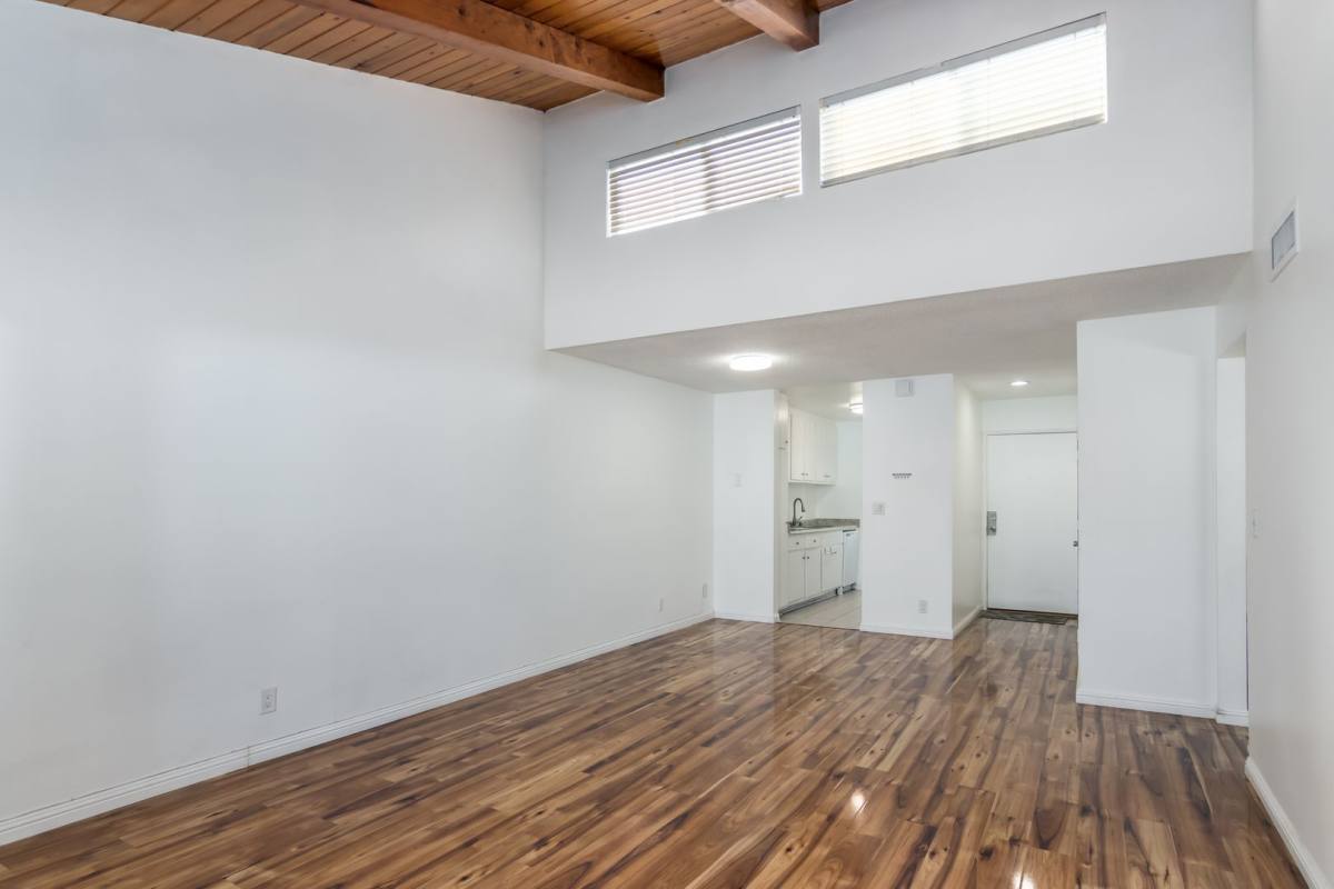 Apartment for rent at 20134 Leadwell St #337, Winnetka, CA 91306