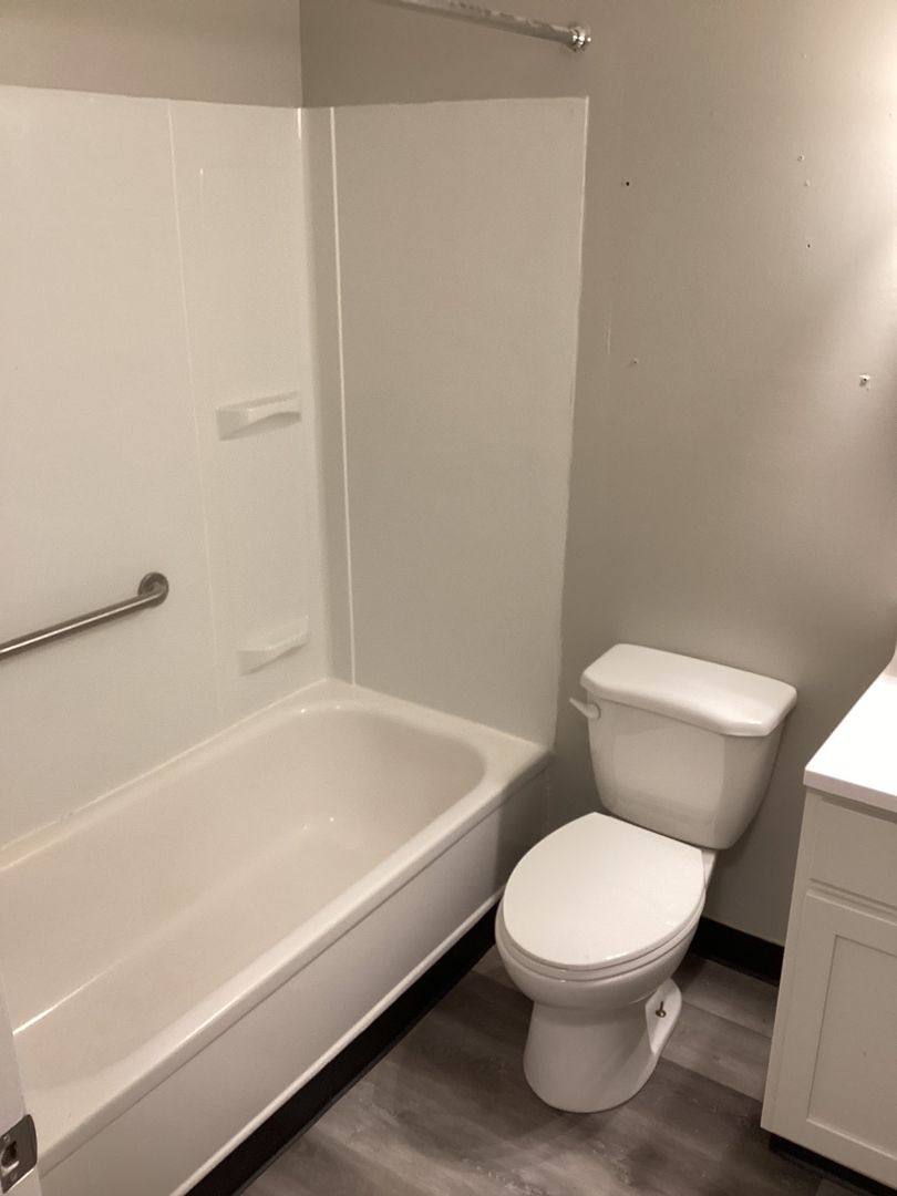 Apartment for rent at 1045-1059 Richmond Rd, Painesville, OH 44077