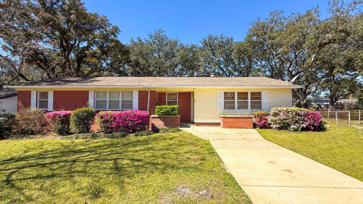 House for rent at 442 York St, Gulf Breeze, FL 32561