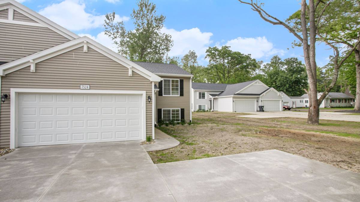 House for rent at 11124 Farmway Dr, Allendale, MI 49401