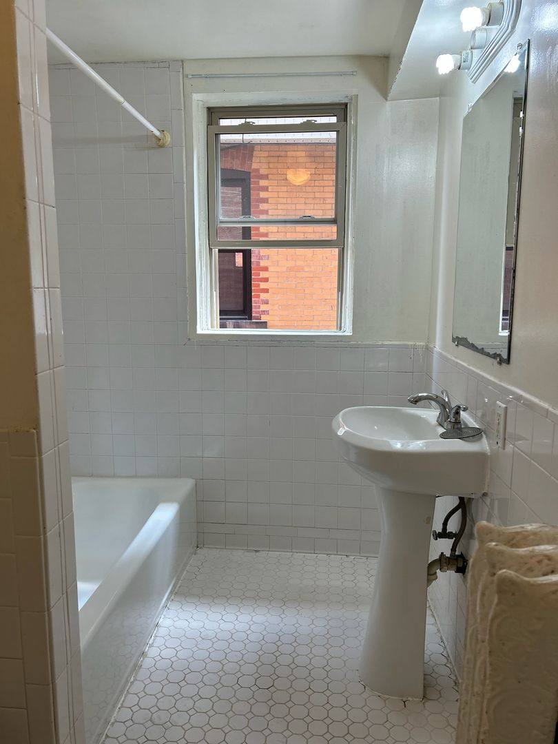 Apartment for rent at 905 Maryland - 5806 Howe, Pittsburgh, PA 15232
