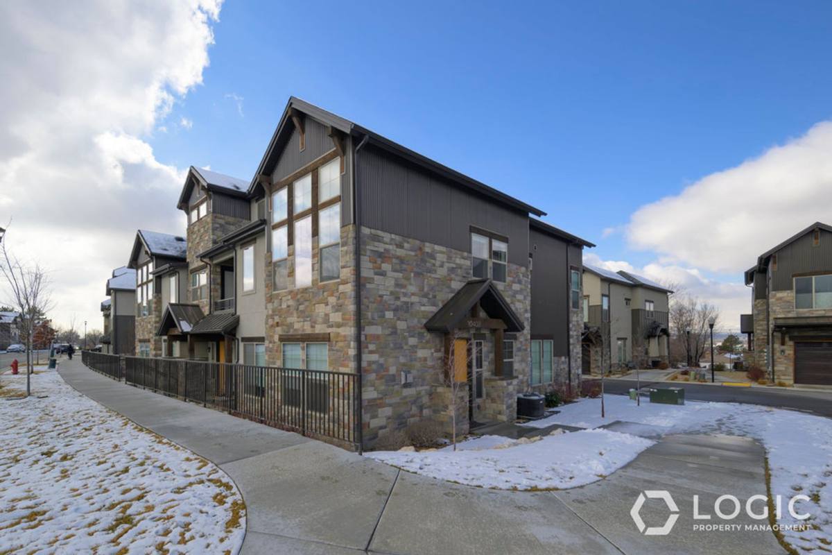 House for rent at 10408 S Beetdigger Blvd, Sandy, UT 84070