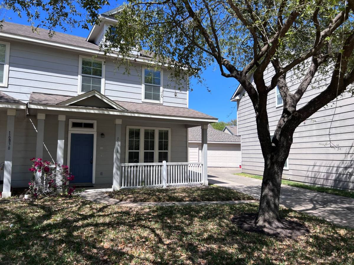 Townhouse for rent at 16834 Libson Falls Dr, Houston, TX 77095