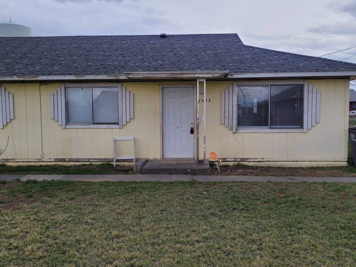 Townhouse for rent at 1021-1023 Lowry St, Moses Lake, WA 98837