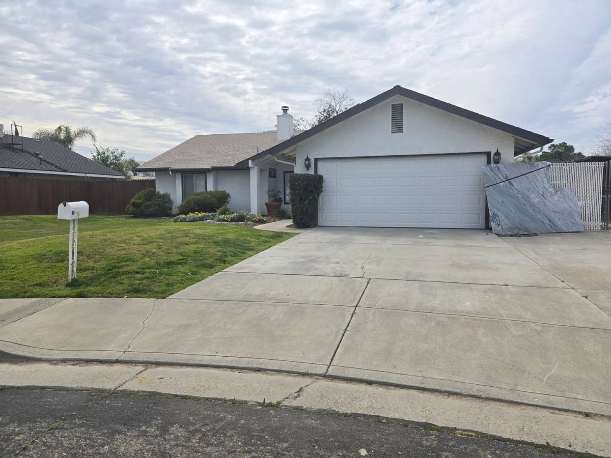 House for rent at 2126 Ashwood Court, Hanford, CA 93230