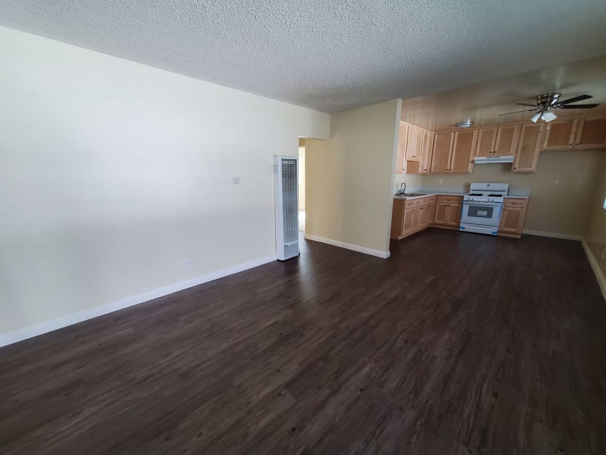 Apartment for rent at 4846-4848 W 116th St, Hawthorne, CA 90250