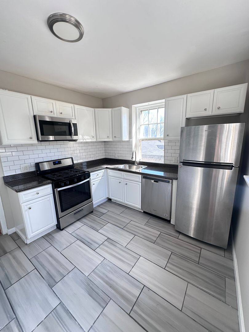Apartment for rent at 104-106 Lansdowne Ave, Lansdowne, PA 19050
