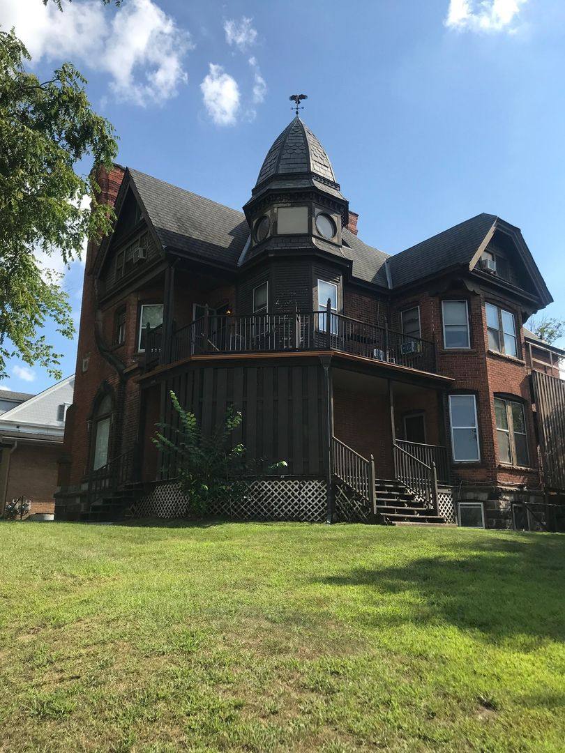 Apartment for rent at 1136 Prospect St, Ann Arbor, MI 48104