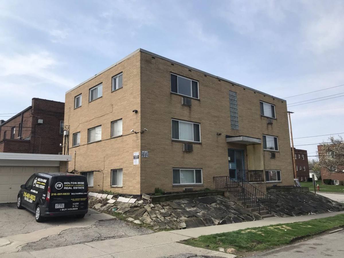 Apartment for rent at 4083 Ridge Rd, Cleveland, OH 44144