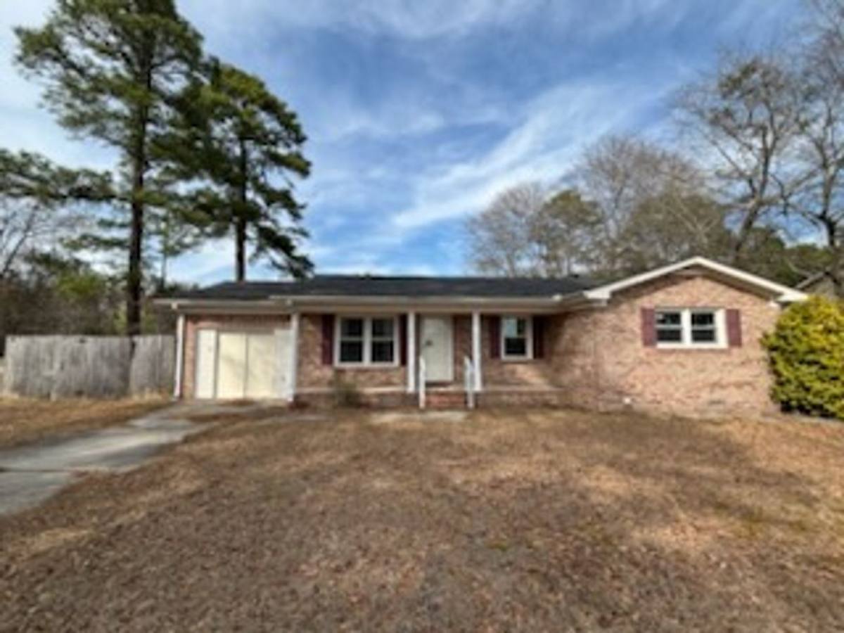 House for rent at 3718 Pioneer Dr, Hope Mills, NC 28348