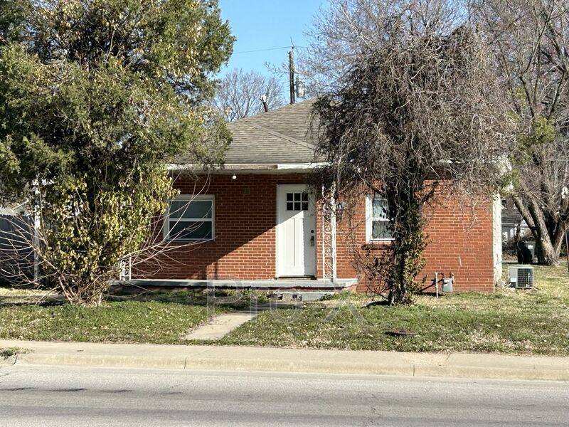 House for rent at 1011 E 4th St, Pittsburg, KS 66762