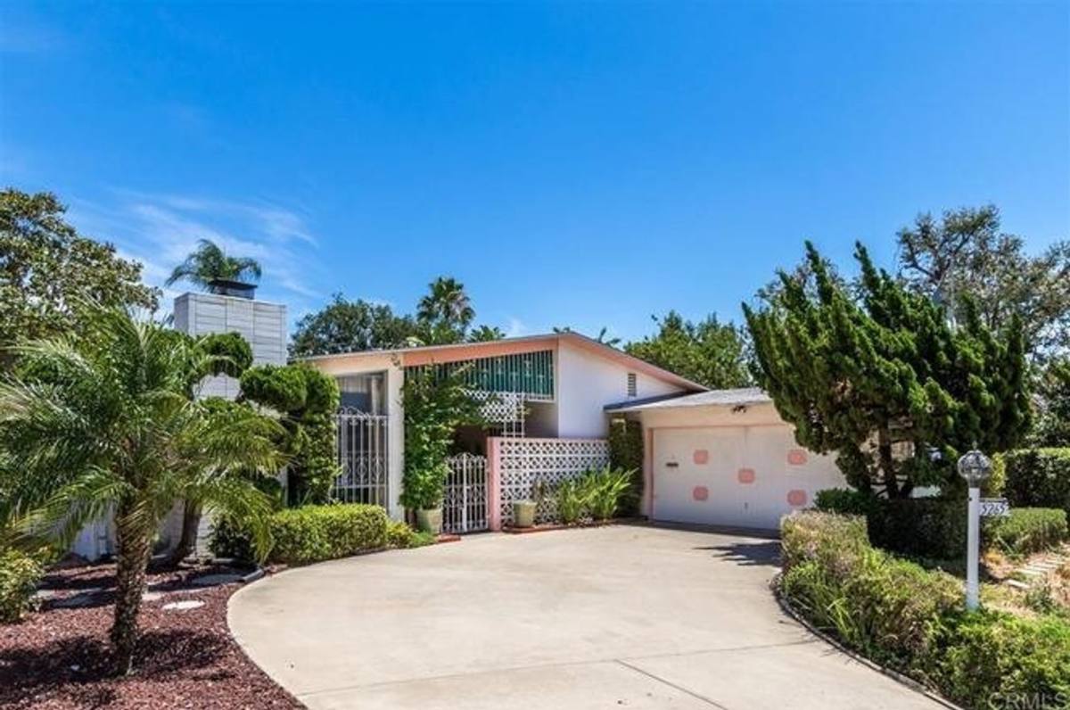 House for rent at 5265 Hewlett Dr, San Diego, CA 92115