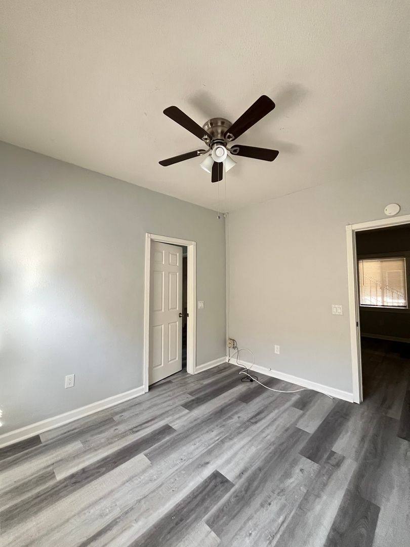 Apartment for rent at 833-915 Cherry Ave, Long Beach, CA 90813