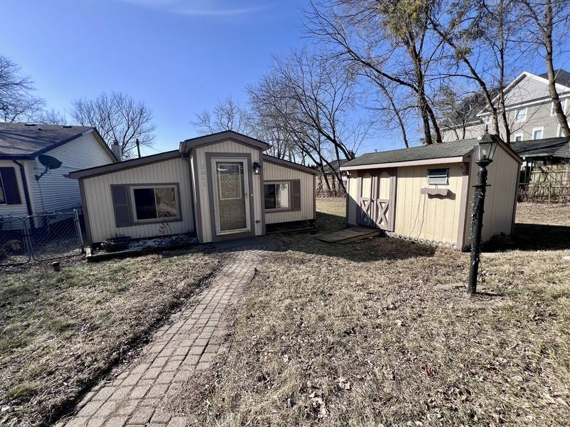 House for rent at 2641 Lakeridge Ave, Wixom, MI 48393
