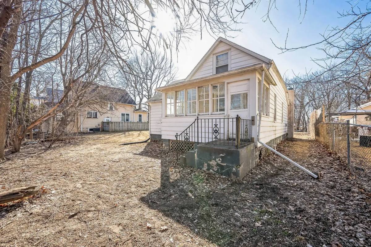 House for rent at 1308 43rd St, Rock Island, IL 61201