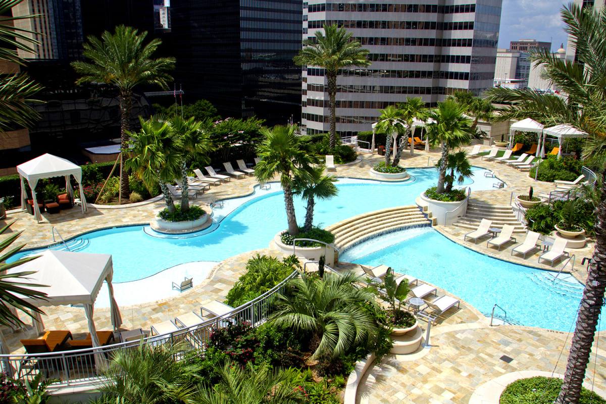 Apartment for rent at 1402 McKinney St #A6-57, Houston, TX 77010