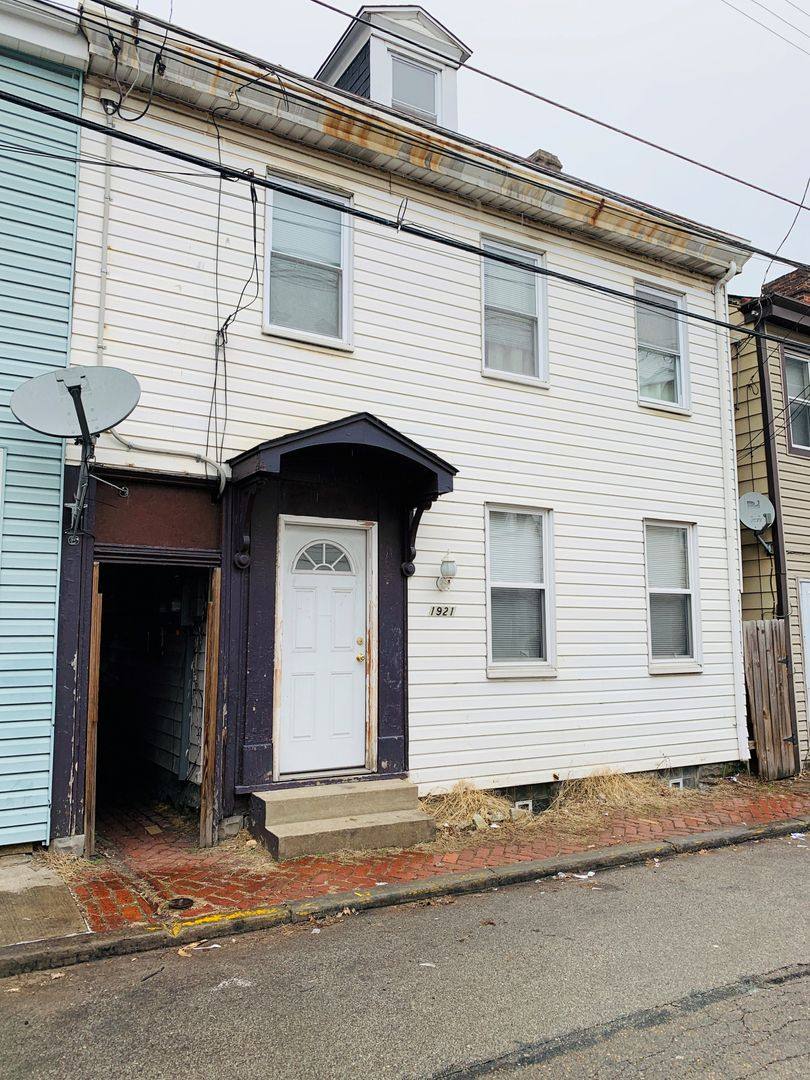 House for rent at 1921 Larkins Way, Pittsburgh, PA 15203