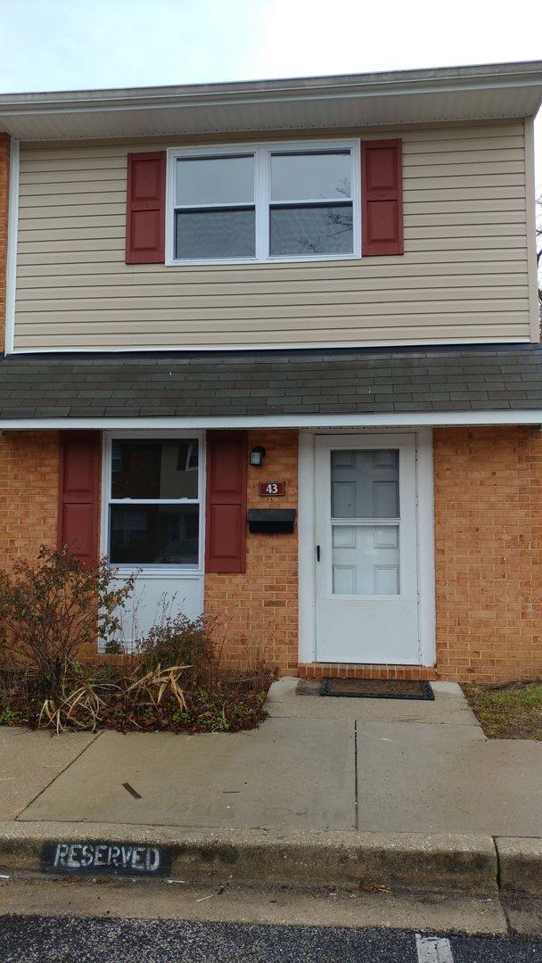 Townhouse for rent at 39 Heritage Court, Annapolis, MD 21401