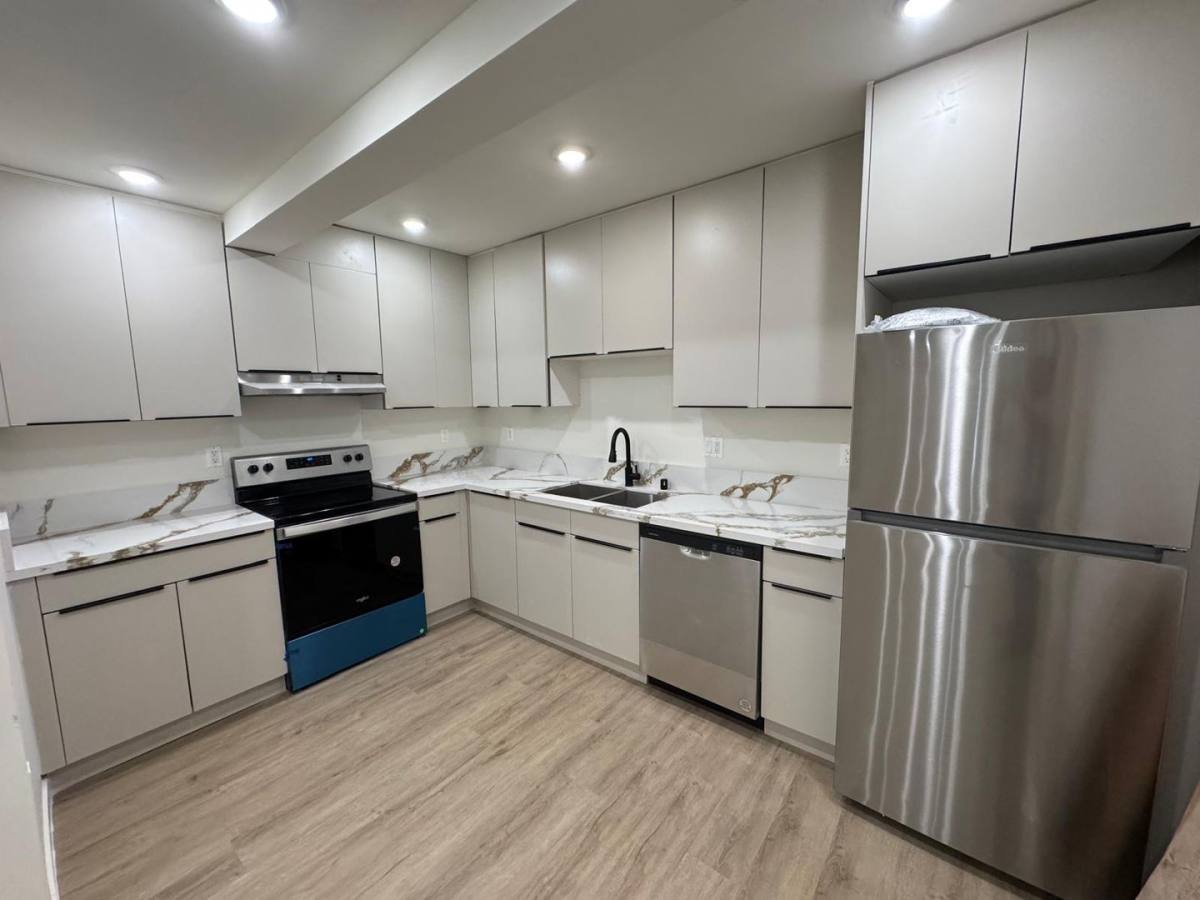 Apartment for rent at 1224 N Formosa Ave, Los Angeles, CA 90046