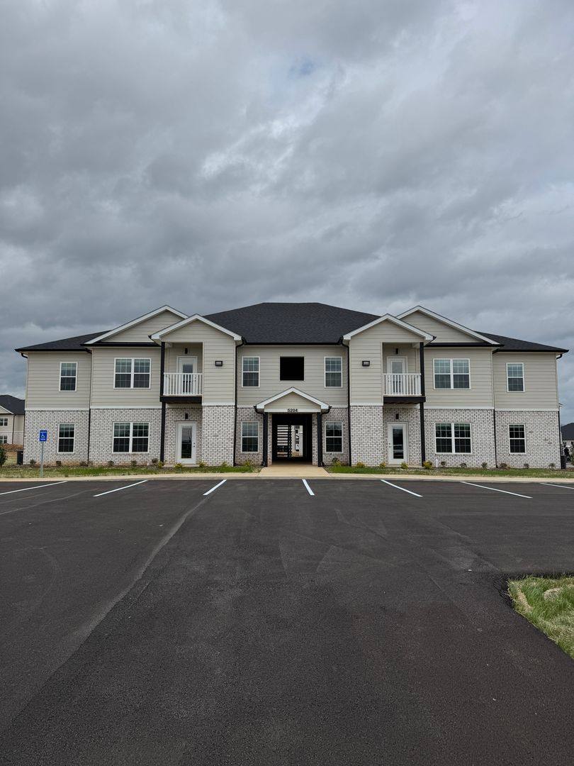 Apartment for rent at 302 Hillview Mills Blvd, Bowling Green, KY 42101