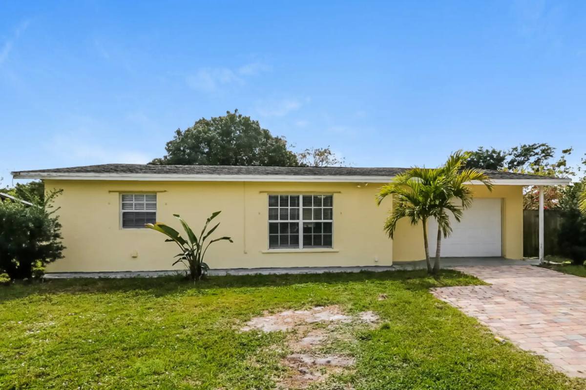 House for rent at 2140 Sunset Blvd, Jensen Beach, FL 34957