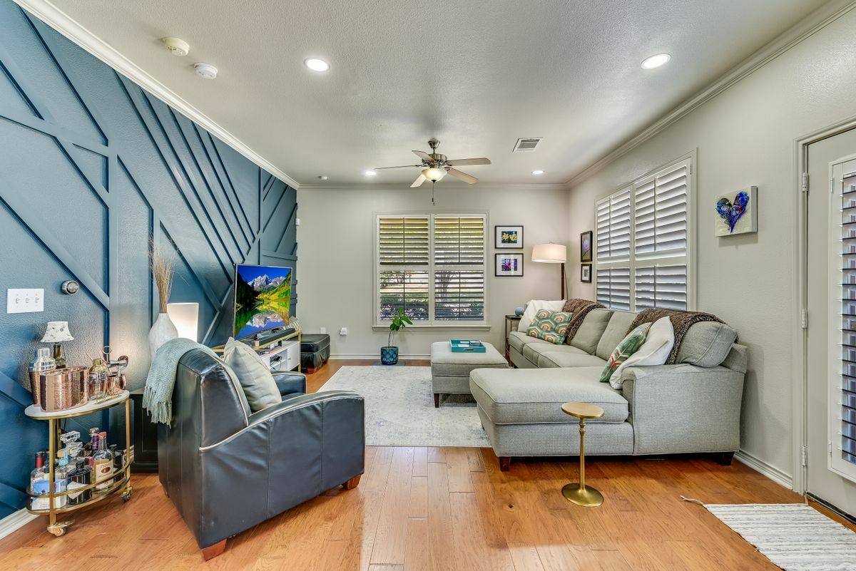 Townhouse for rent at 532 Refugio St, San Antonio, TX 78210