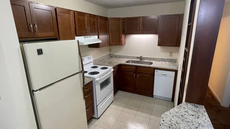 Apartment for rent at 1610 6th Ave, Huntington, WV 25703