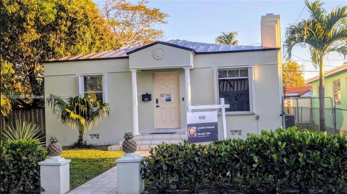 House for rent at 1618 Madison St, Hollywood, FL 33020