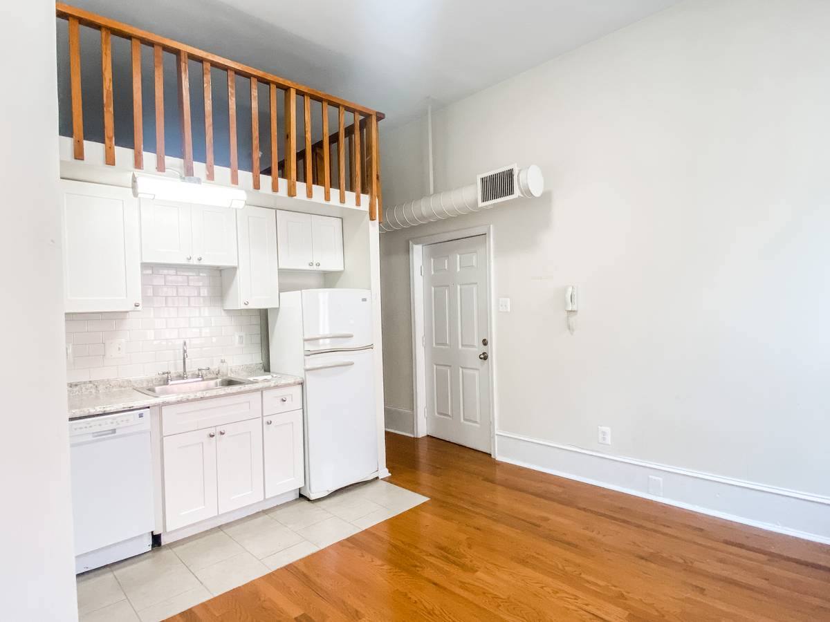Apartment for rent at 412 S 15th St #1F, Philadelphia, PA 19146