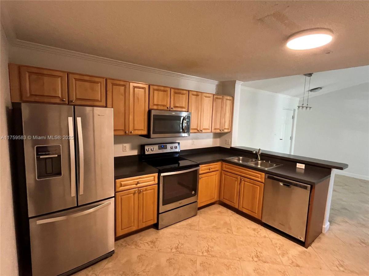 Condo for rent at 10121 W Sunrise Blvd #304, Fort Lauderdale, FL 33322