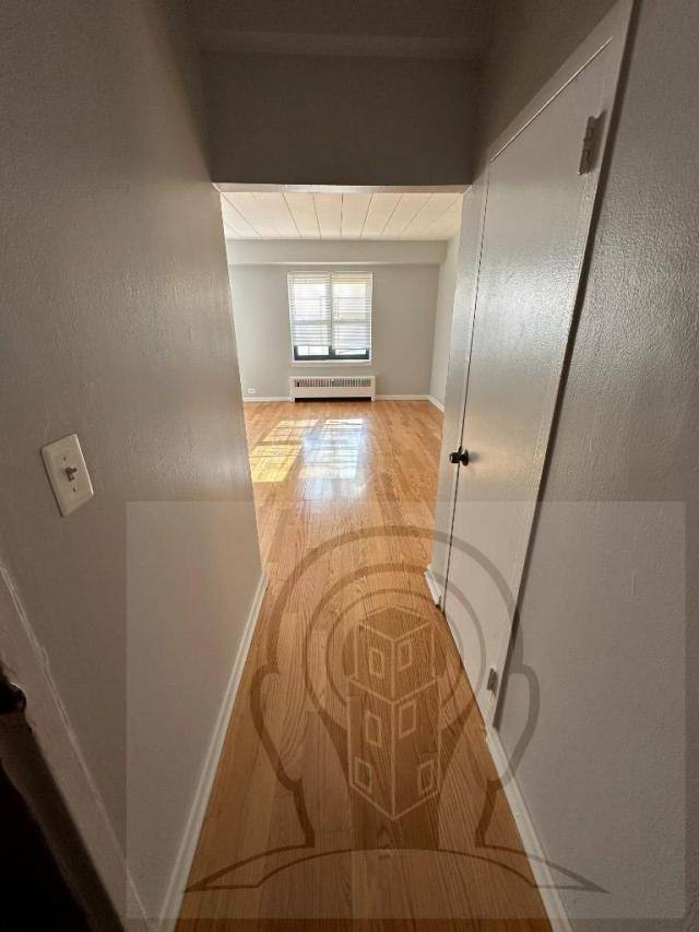Apartment for rent at 1360 W Touhy Ave #301, Chicago, IL 60626