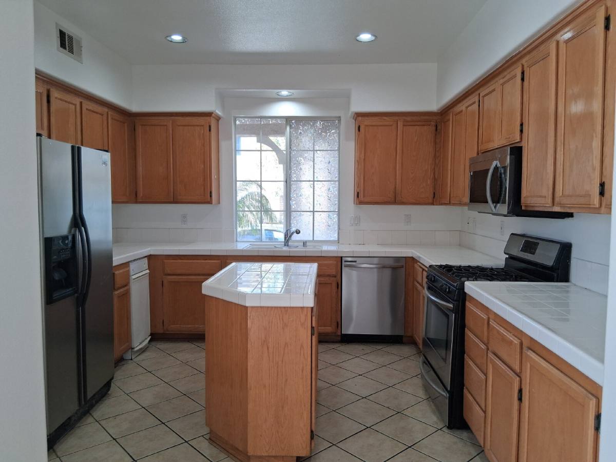 House for rent at 902 Calle Mar Vista, Oxnard, CA 93030