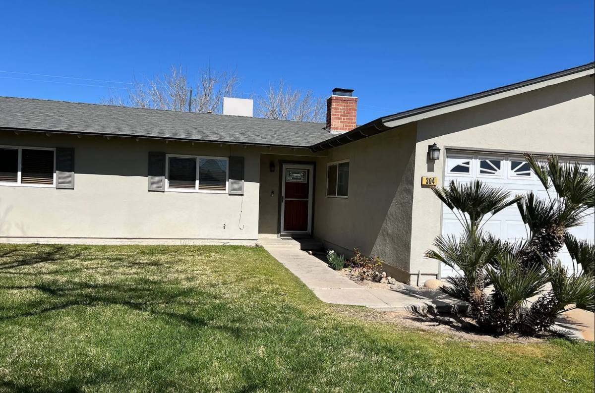 House for rent at 304 Perdew Ave, Ridgecrest, CA 93555