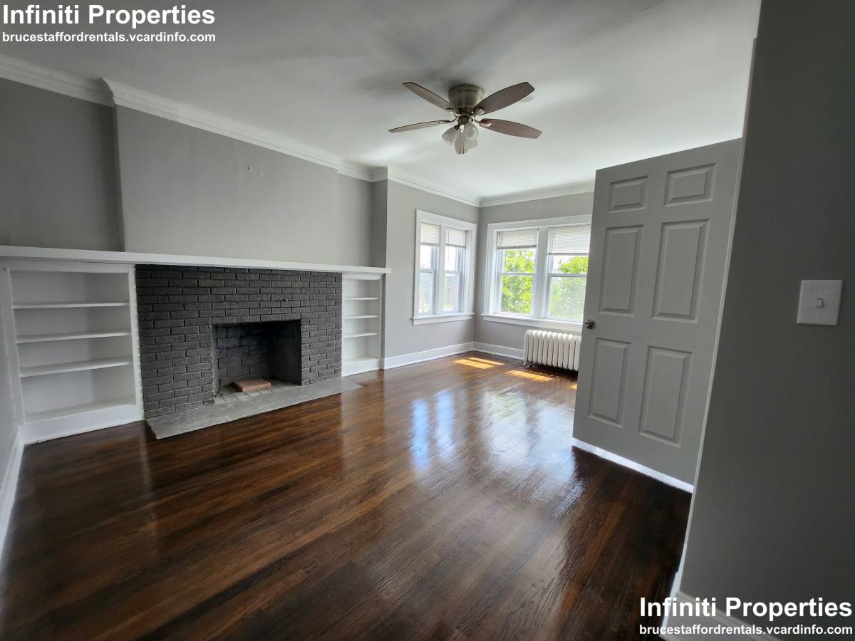 Apartment for rent at 37 W 14th Place #3, Chicago Heights, IL 60411