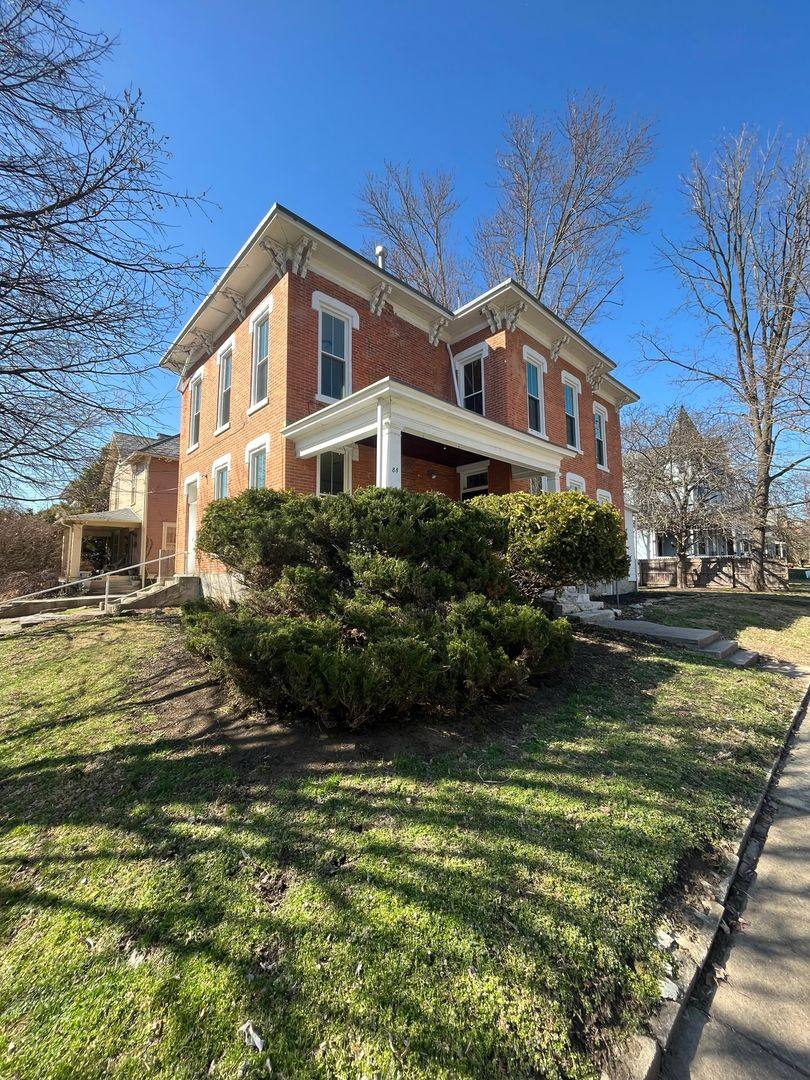 Apartment for rent at 88-88 1 2 W Central Ave, Delaware, OH 43015