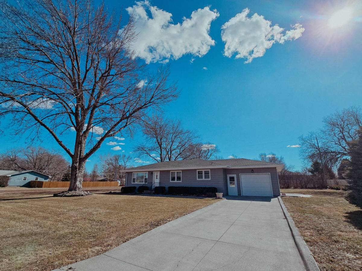 House for rent at 1605 Grand Ave, Grand Island, NE 68801