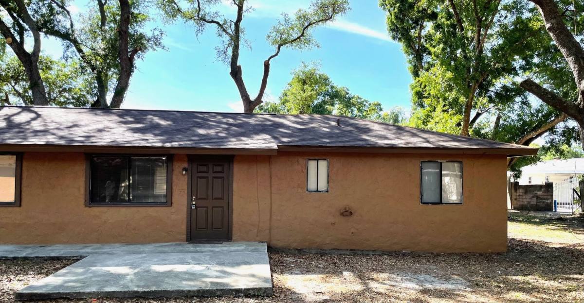 Apartment for rent at 709 31st Ave E, Bradenton, FL 34208