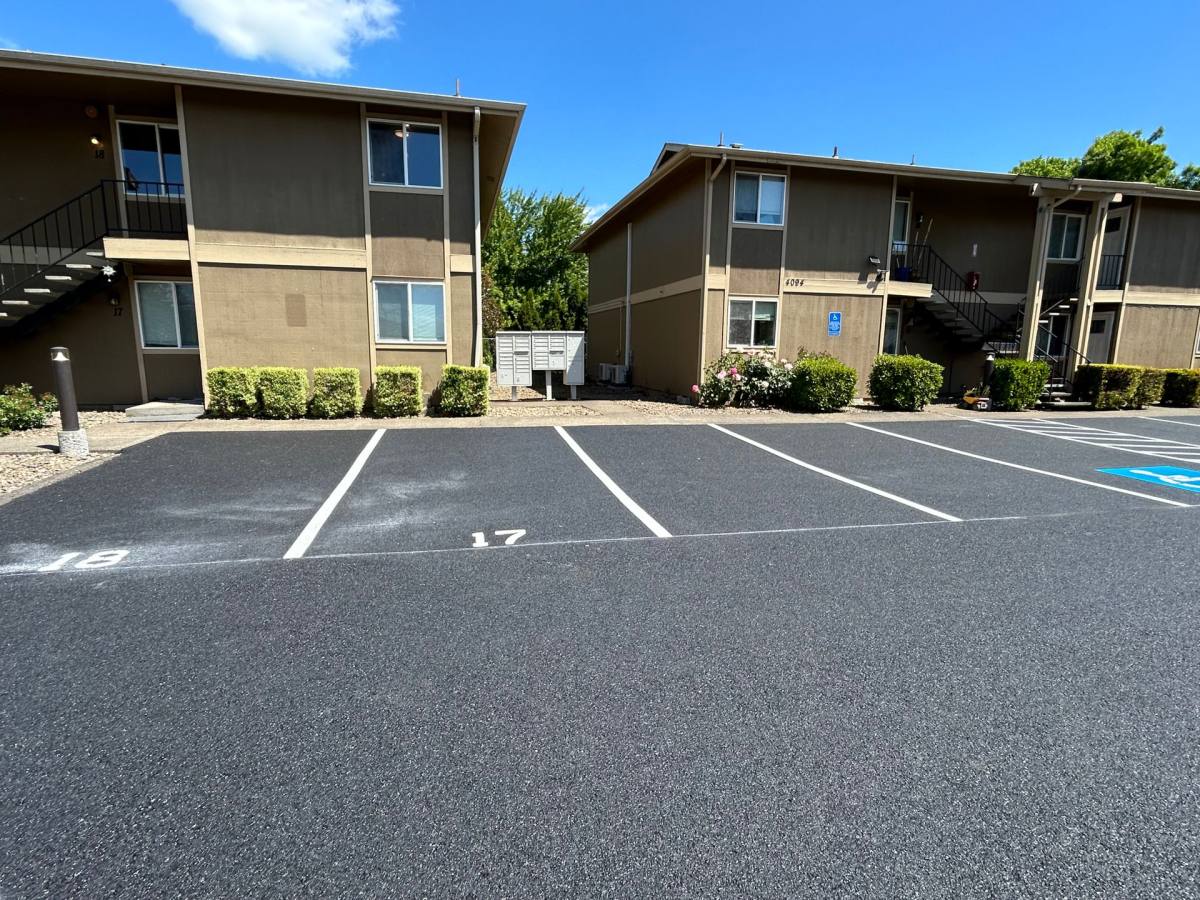 Apartment for rent at 4072 - 4098 Market St NE, Salem, OR 97301