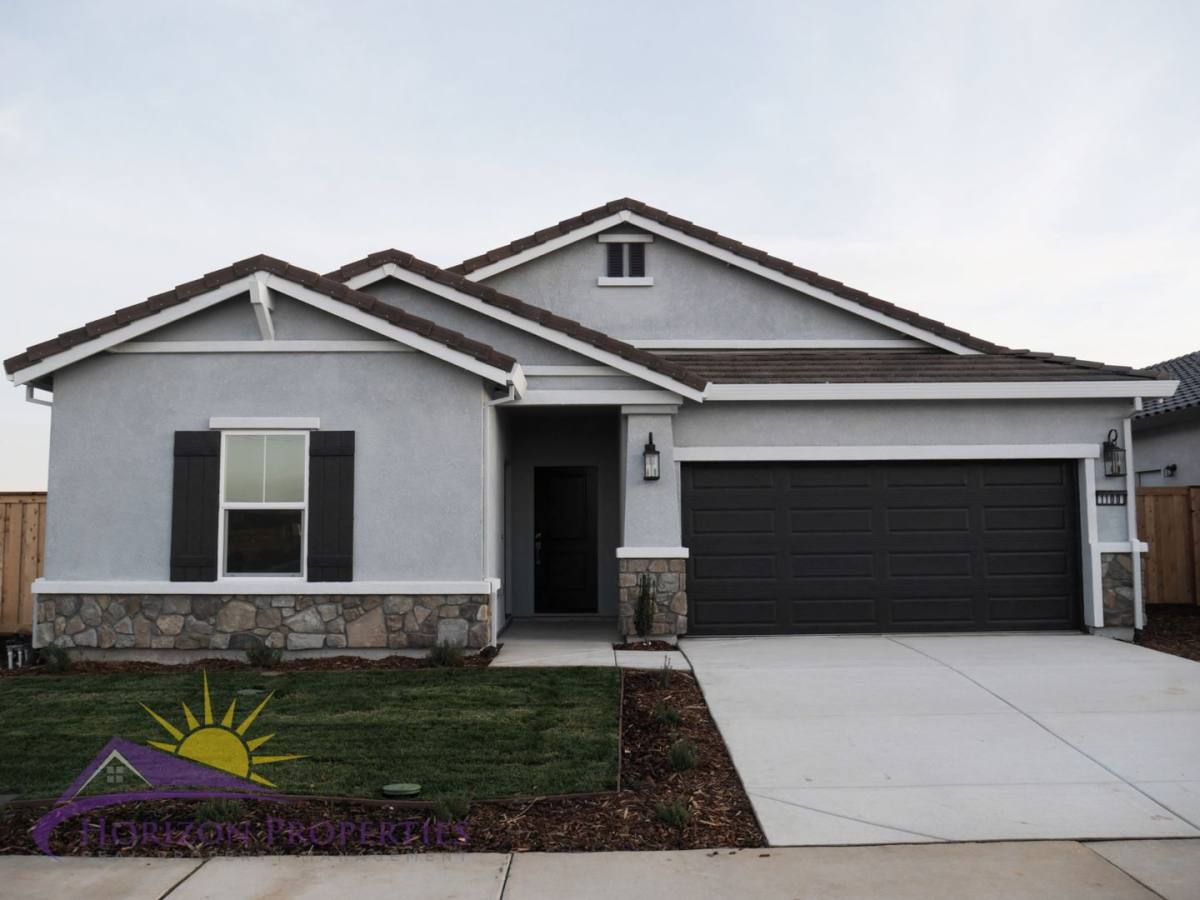 House for rent at 1100 Cedar Dr, Wheatland, CA 95692